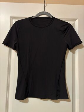 lululemon athletica Black Short-Sleeve softstream Tee